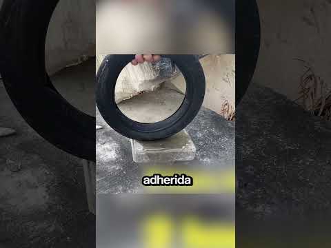 ¿Un coche puede pegarse al suelo?