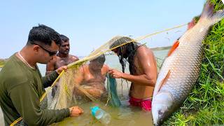 নদীতে জাল দিয়ে এতো বড় বড় মাছ পাবো আমরা ভাবতেই পারিনি | Amazing RIver fishing and cooking video