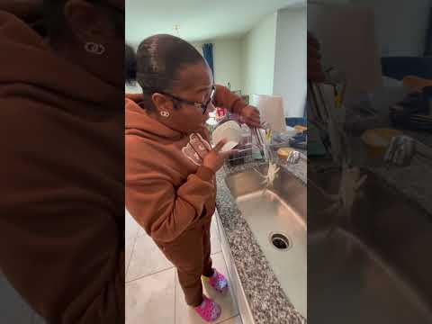 MOM ALMOST GOT BITEN BY CRAB 🦀 & SON DOES THIS 😂 WATCH TIL END #shorts