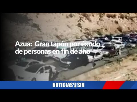 Carretera Sánchez y calles de Azua con intenso tapón por éxodo de personas por fin de año