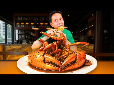 BIGGEST Blue Crab I’ve Ever Seen!! Sri Lanka’s XXXL Seafood!!