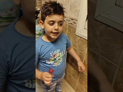 دينيز عصب من أخوه وكبلو المصاصة😱 بابا حل المشكلة بسرعة😰