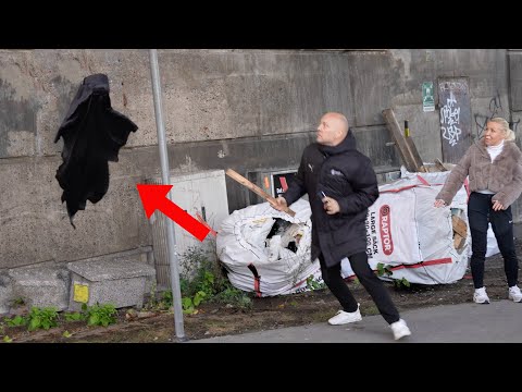 Halloween Floating DEMON Prank 👻-Julien Magic