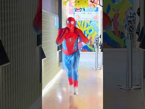 Spider-Man runs to the rescue😍 #spiderman