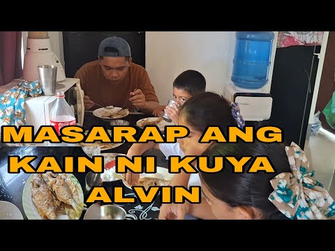 LUNCH MUNA KAMI BAGO MAG SCOUT!!!