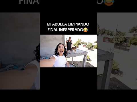 EL PERRO LIMPIANDO CON LA ABUELA 😂❤️😱 #HUMOR #RISA #ABUELA @Sigilo66