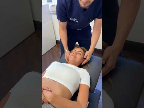 Loud #chiropractic Adjustment by Best #chiropractor for Neck Pain Back Pain  #chiroadjustment
