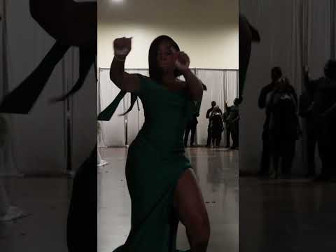 This Bridesmaid Did Not Come To Play, Nor Did Her Bob Wipe Me Down ๐คฃ #wedding #boosie #wipemedown