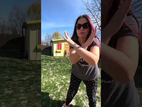 👧🏻 Mama e cea mai REA în PARC 😵‍💫 Who is More fun in the park 😎 Mom or Dad ? #shorts