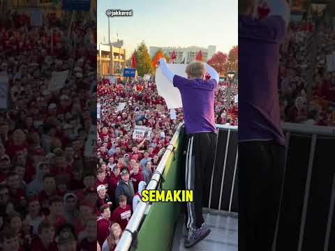 Ia berhasil memprovokasi para penonton