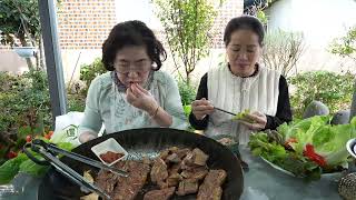 |1827| SƯỜN BÒ ƯỚP GIA VỊ ÁP CHẢO GÓI RAU NGOÀI VƯỜN.