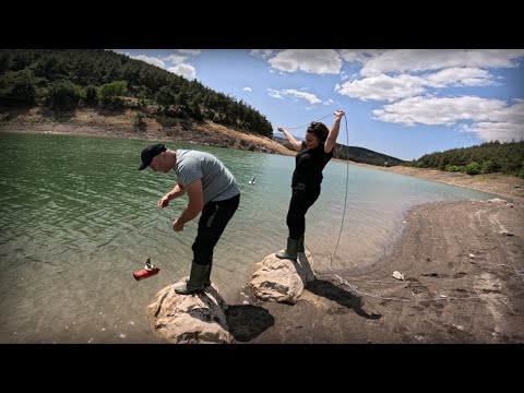 Mıknatısla Gölde Değerli Eşyalar Ararken Define Kasası Çıktı !!!