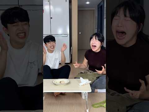 여사친 가짜 벌레 먹이고 반응 보기ㅋㅋㅋ