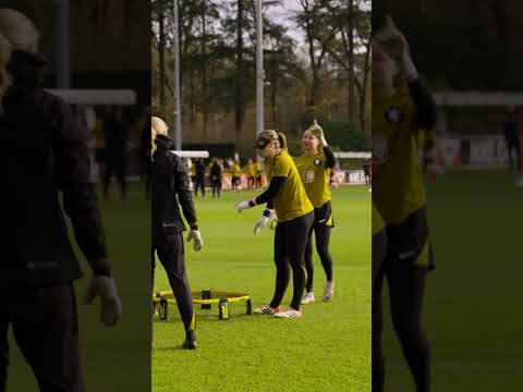 Klik hier om OnsOranje van 1 december te bekijken.