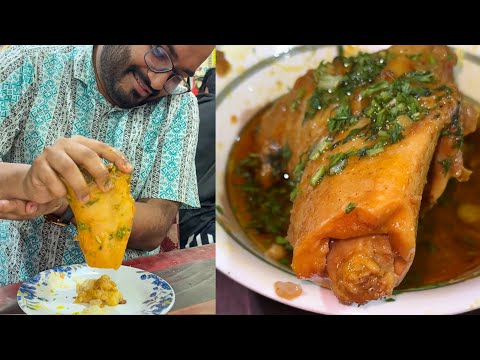 Eating Spicy Nalli/Nihari/Paya With Paratha & Naan Roti at Dastagir Restaurant, Chittagong