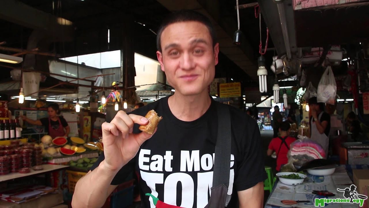 Sai Ua ) - Thai Herb Sausage at Ton Payom Market, Chiang Mai