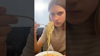 Köstliche Pasta mit Garnelen 🍤 #shorts