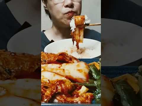 [mukbang] 아삭아삭~알배추겉절이~고소한 <strong>미역줄기볶음</strong> 고봉밥~~맛난 먹방입니다^^