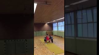 Power durch den Weihnachtsmann bei Cheerleading Basket