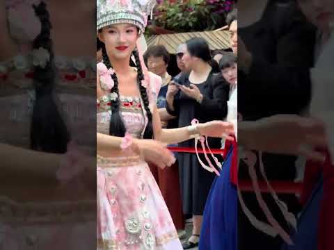 I'll give you a look and see if you dare to do <strong>it</strong> <strong>again</strong>.#Hangzhousongcheng #Songchengqianguqing