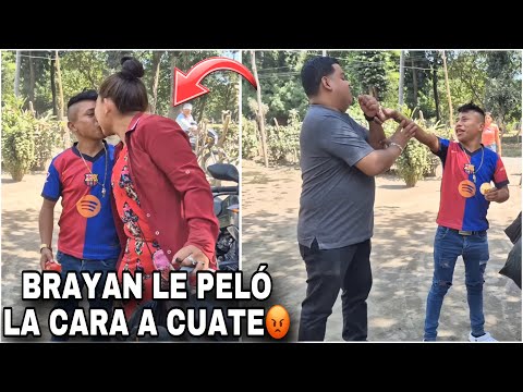 No creerás quién fue la primer invitada que llegó cuate con un beso en la boca la recibió😱