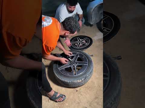 بدلت كاوتش العربيه بورقه 😂