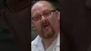Dave Portnoy Tries 107-Year-Old Pizzeria