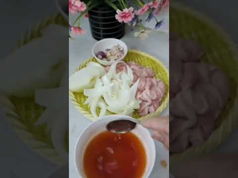 Vú heo chiên mắm