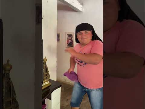 A gata gostou da moto