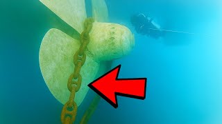 Diver Spots Chain Stuck on Propeller, What He Found on the Other End Froze Him!