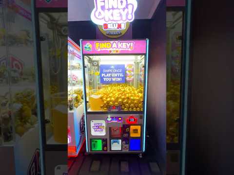 Can I Find The Hidden Key For A Prize #shorts #clawmachine #arcade #mystery