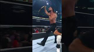 Seth Rollins nos engañó a todos con la lesión, cumplió su promesa y le quitó todo a CM Punk