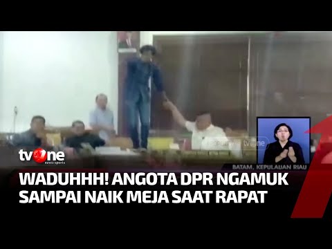 Detik Detik Anggota DPRD Batam Ngamuk Lempar Mikrofon Saat Bahas