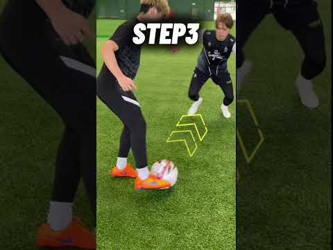 football skill tutorial⭐️#football #footballskills #soccer #soccerskills