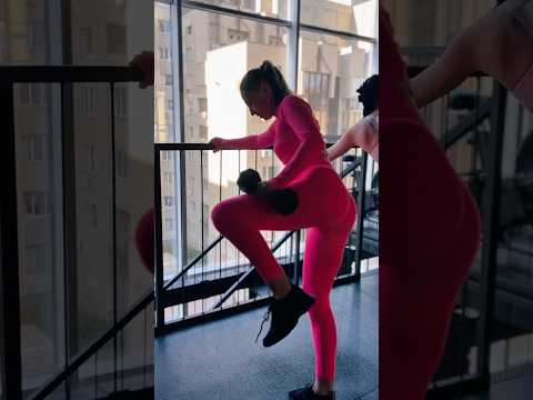 КАКАЯ МОЛОДЕЦ НА ТРЕНЬКУ ПРИШЛА #remix #music #ダンス