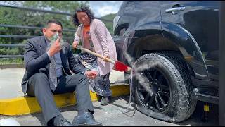 Robó Oxígeno de una Llanta para Salvar a un Hombre que estaba Ahogándose.