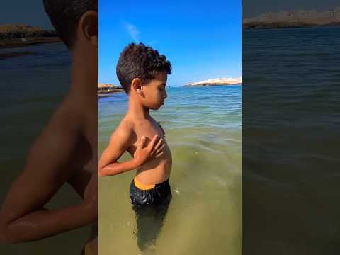 عودةً السباح 😂 الصغير 🥶