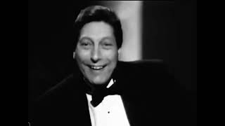 Jimmy V shuts down 30sec teleprompter warning and tells the crowd he has tumors all over his body.