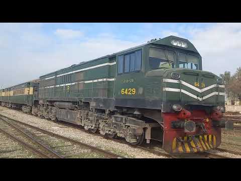 Legend on Track — Jaffar Express 40 Down Grand Arrival at Attock City