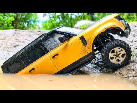 Racing Through Puddles Drowned Cars Land Rover Defender and Toyota HiLUX RC Cars Racing 4x4