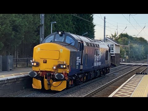 DRS 37423 powers up into Stowmarket working 0Z37 21/9/21