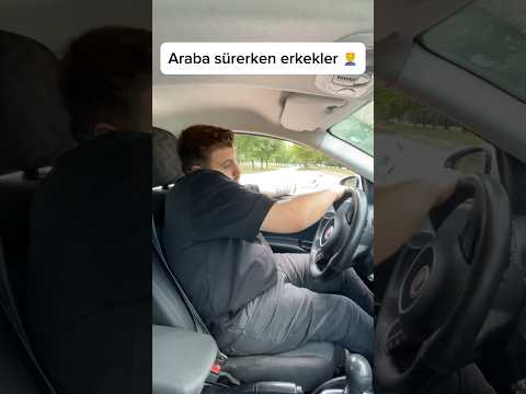 Araba sürerken kadınlar ve erkekler