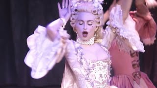 VOGUE - MADONNA (LIVE  AT THE MTV AWARDS 1990)