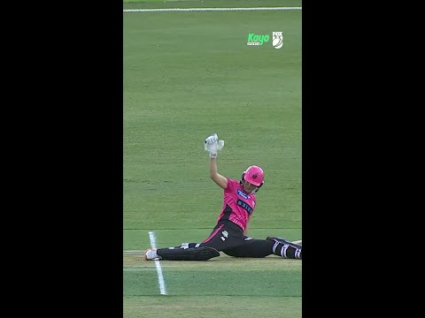 Ellyse Perry does incredibly well to avoid getting stumped!