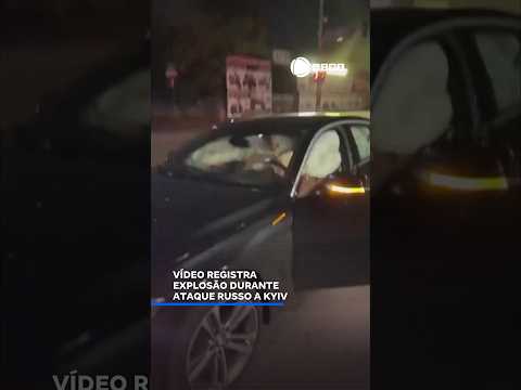 Vídeo registra explosão durante ataque russo.  #RecordNews #Notícias #
