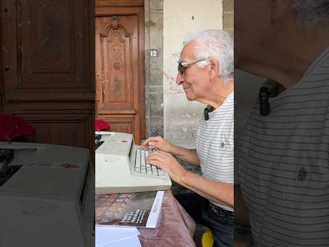 En la era de ChatGPT, este mecanógrafo público redacta las cartas de amor a máquina