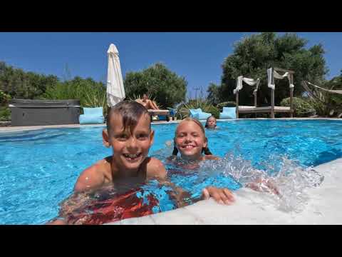 Top tips for travelling as a family | Mum hacks | Holiday in Greece