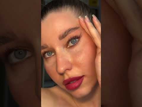 Затестила новинку від loreal paris panorama у кольорі бургунді та олівчик у 120 віддінку…це пожежа😍
