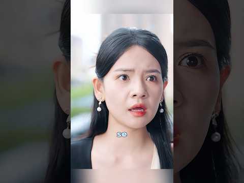 Ella no sabe que el niño que tiene delante es su propia hija.