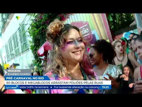 80 blocos de carnaval foram para as ruas do Rio neste sábado